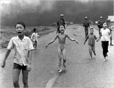 Vietnam, napalm aanval